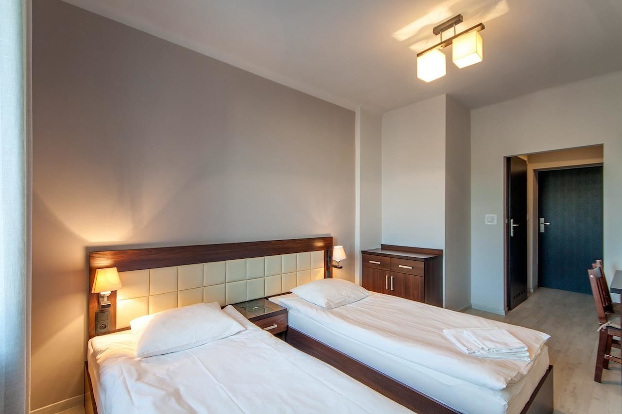 Отель Avion Hotel Свидник-19