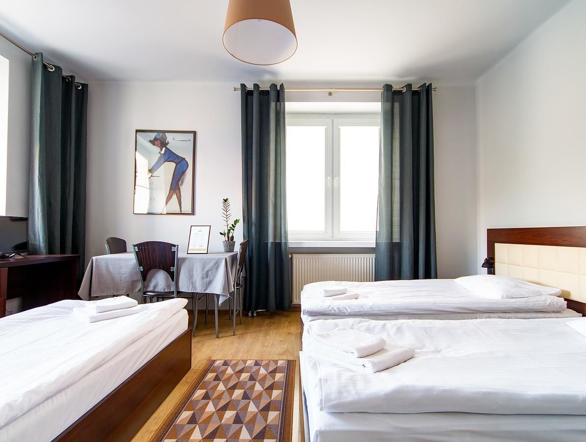 Отель Avion Hotel Свидник-9