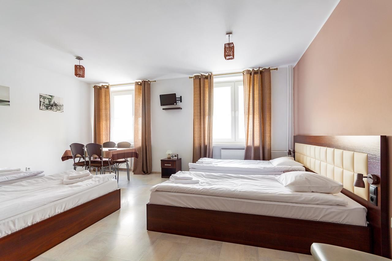 Отель Avion Hotel Свидник-10